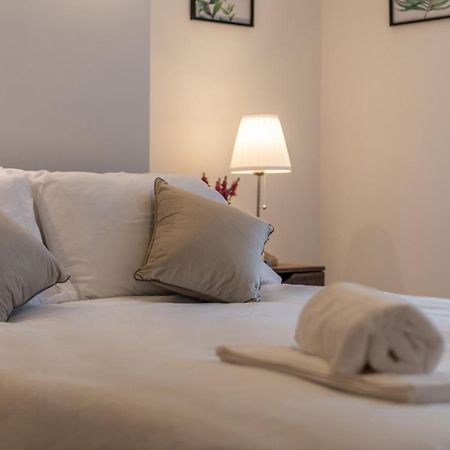 شقة A Golden Haven Retreat In لندن المظهر الخارجي الصورة